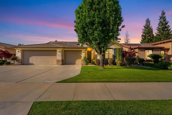 $579,900 | 1631 Kamm Avenue, Kingsburg, CA 93631