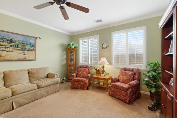 $579,900 | 1631 Kamm Avenue, Kingsburg, CA 93631