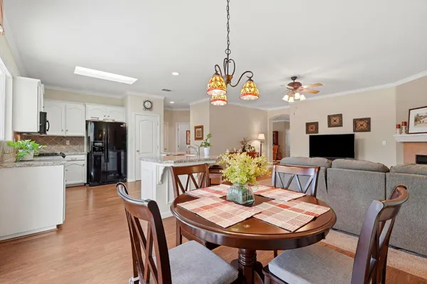 $579,900 | 1631 Kamm Avenue, Kingsburg, CA 93631