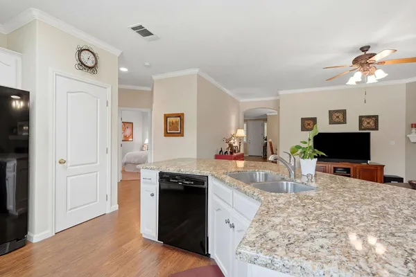 $579,900 | 1631 Kamm Avenue, Kingsburg, CA 93631