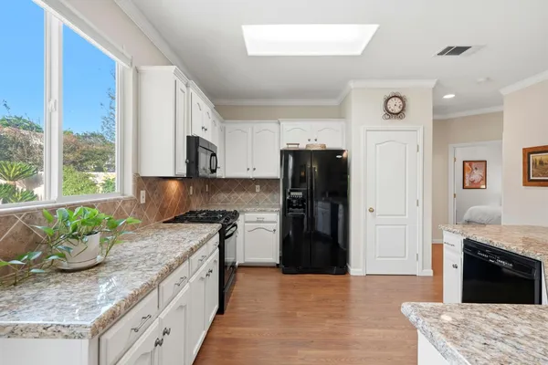 $579,900 | 1631 Kamm Avenue, Kingsburg, CA 93631
