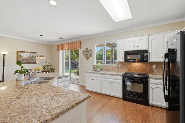 $579,900 | 1631 Kamm Avenue, Kingsburg, CA 93631