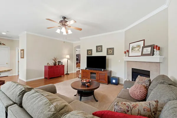 $579,900 | 1631 Kamm Avenue, Kingsburg, CA 93631