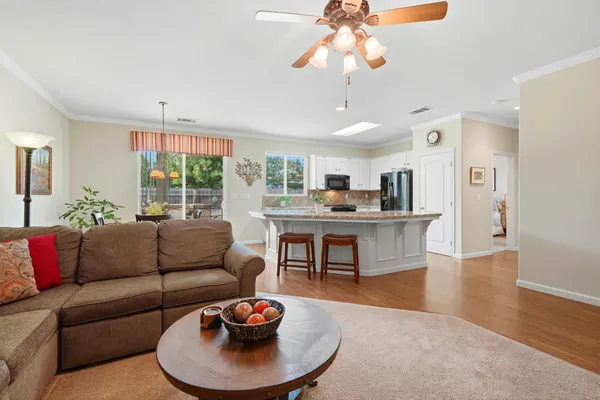 $579,900 | 1631 Kamm Avenue, Kingsburg, CA 93631