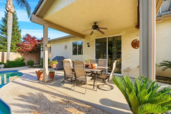 $579,900 | 1631 Kamm Avenue, Kingsburg, CA 93631