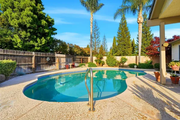 $579,900 | 1631 Kamm Avenue, Kingsburg, CA 93631