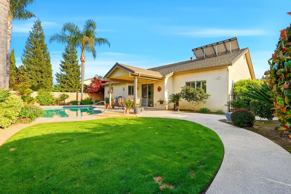 $579,900 | 1631 Kamm Avenue, Kingsburg, CA 93631