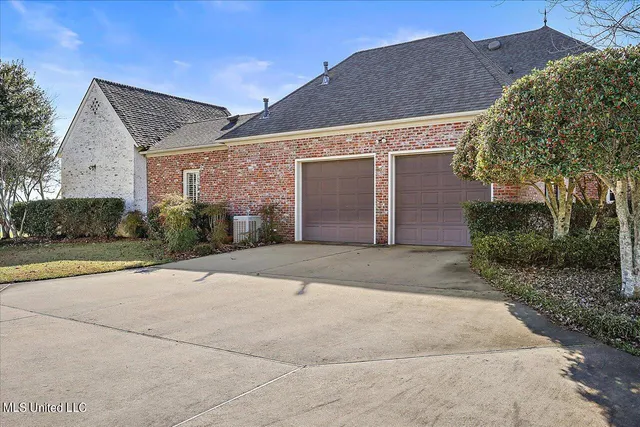 $1,449,900 | 106 Cove Lane, Madison, MS 39110