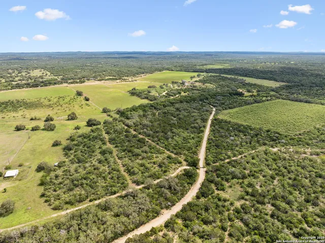 $264,000 | 547 County Road 3401, Hondo, TX 78861