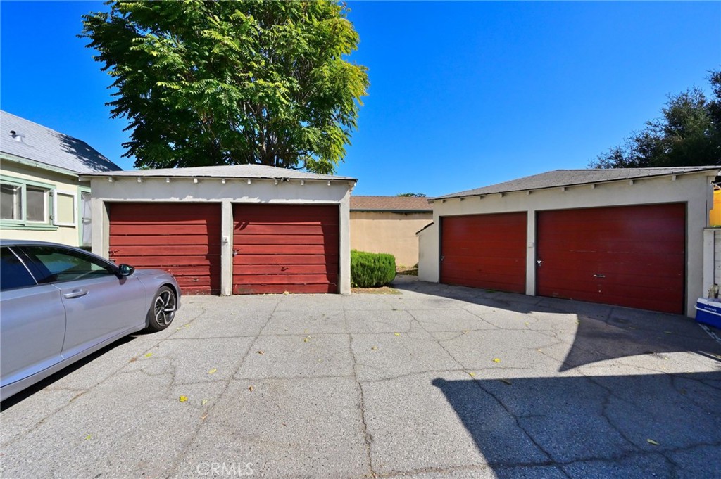 514 North Madison Avenue Pasadena, CA 91101 - Photo 21 of 29 a front view of a house with entryway