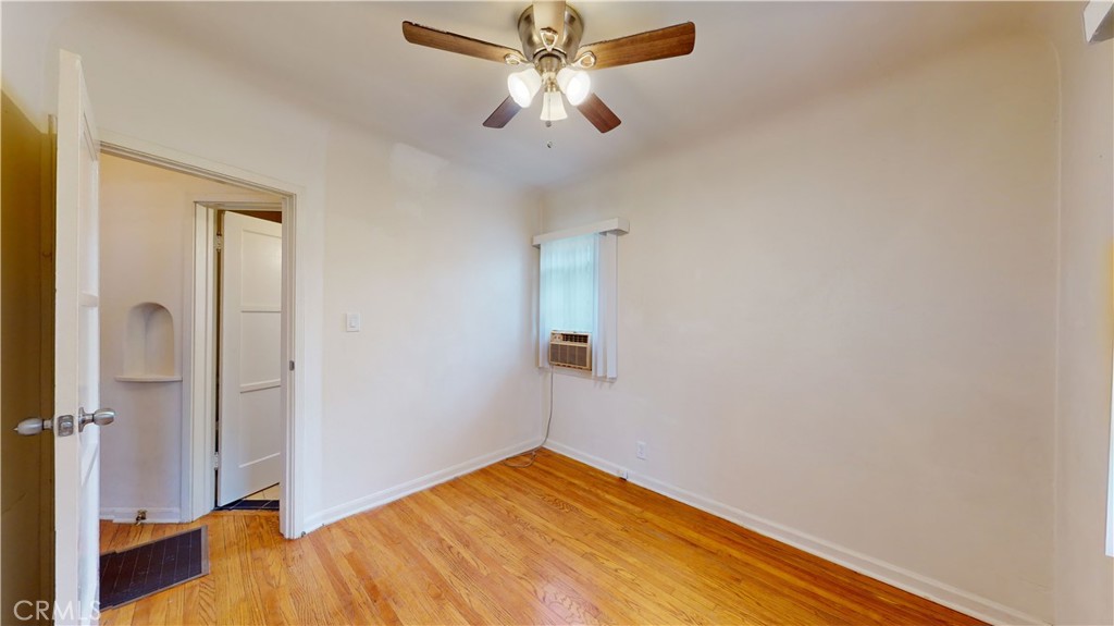 514 North Madison Avenue Pasadena, CA 91101 - Photo 25 of 29 a view of empty room with wooden floor
