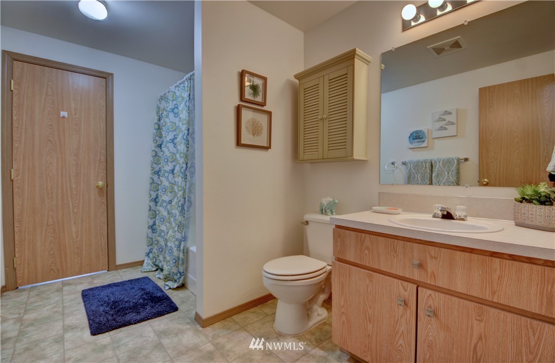 9844 180th Way Southwest Rochester, WA 98579 - Photo 14 of 28