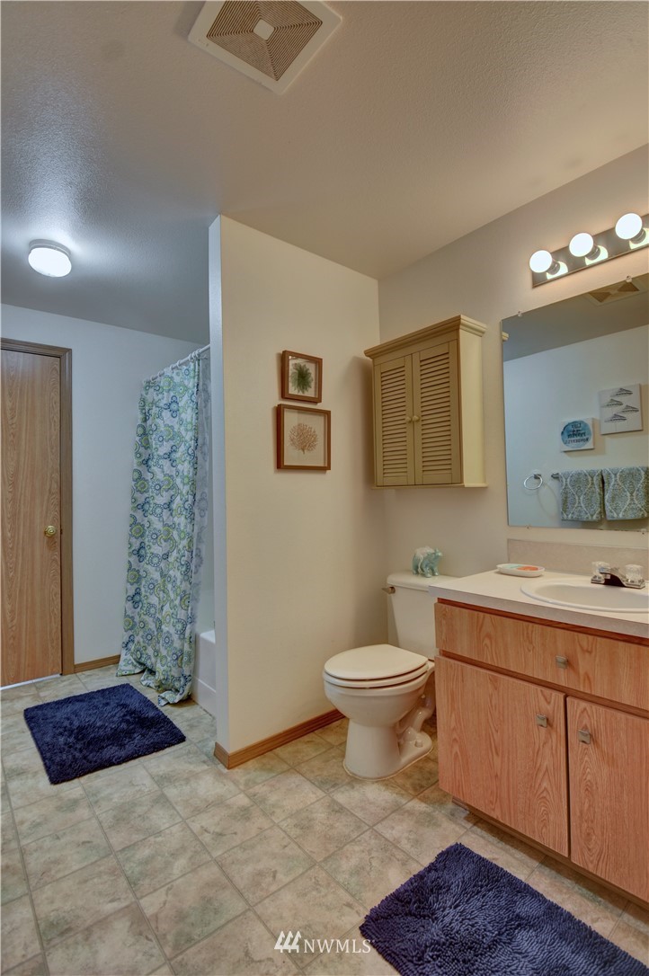 9844 180th Way Southwest Rochester, WA 98579 - Photo 15 of 28