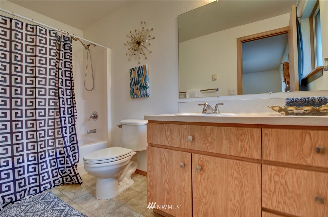 9844 180th Way Southwest Rochester, WA 98579 - Photo 18 of 28