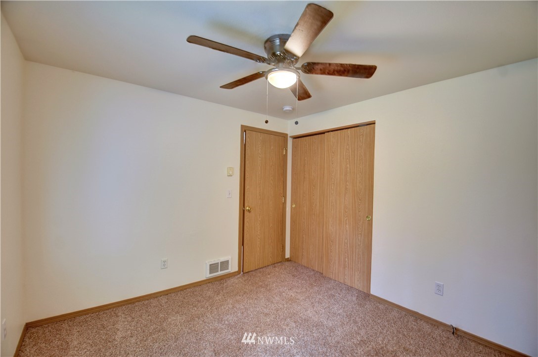 9844 180th Way Southwest Rochester, WA 98579 - Photo 25 of 28