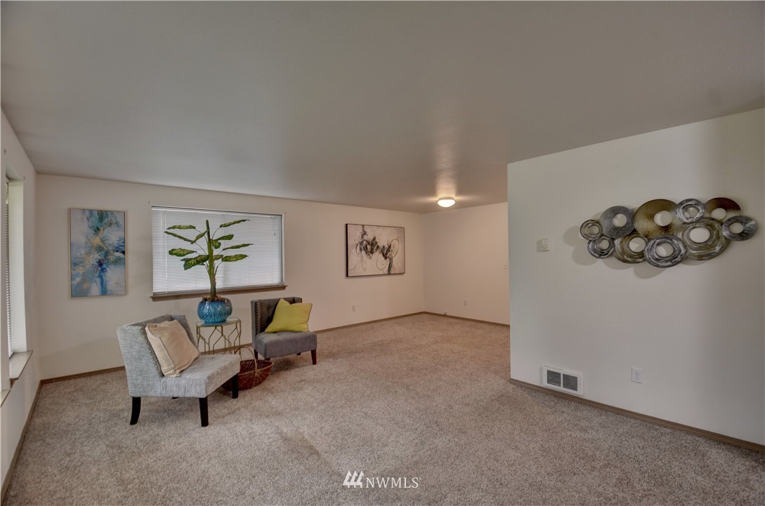 9844 180th Way Southwest Rochester, WA 98579 - Photo 4 of 28