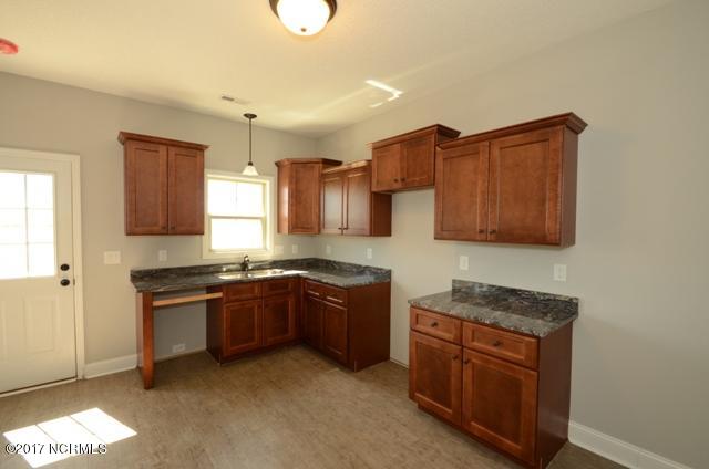 302 Winstead Loop Road Richlands, NC 28574 - Photo 29 of 74 302 WINSTEAD 29