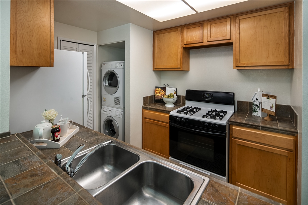 3021 Golden Oak Way Spring Valley, CA 91978 - Photo 8 of 25