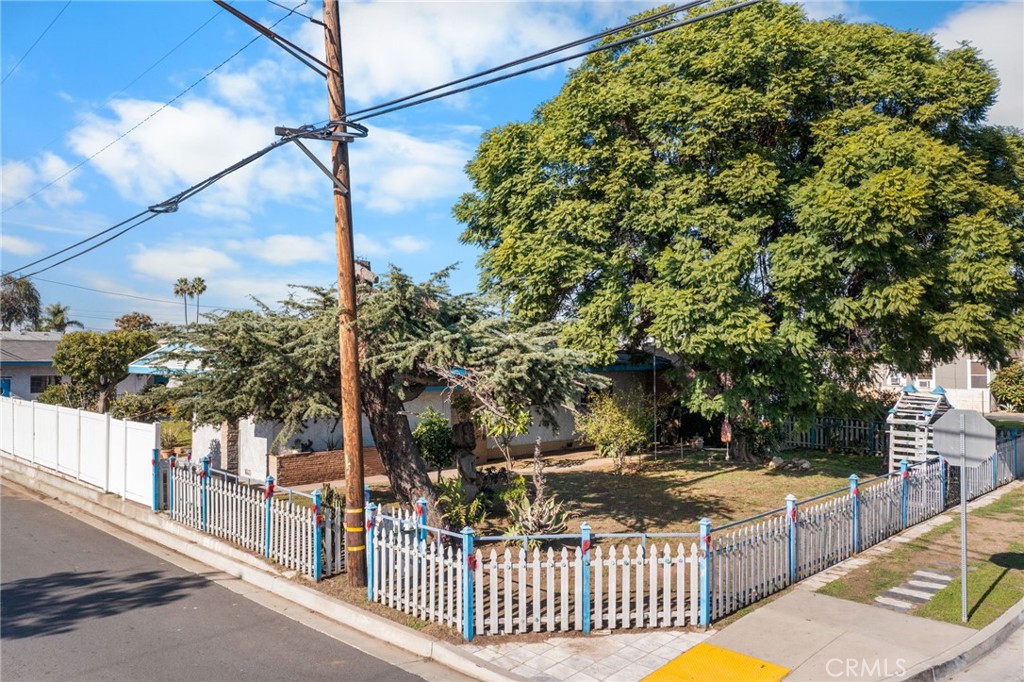 761 South Bluff Road Montebello, CA 90640 - Photo 29 of 32