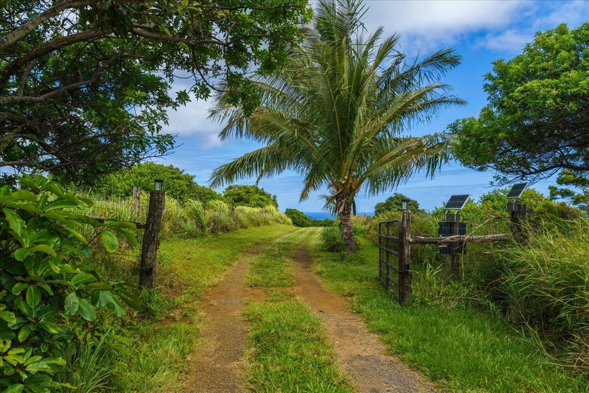 155 Manawai Place, Unit B Haiku, HI 96708 - Photo 16 of 32