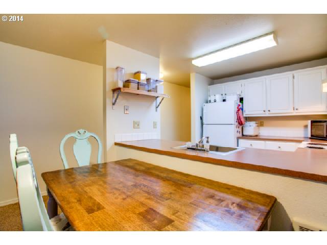 17532 Northwest Springville Road Portland, OR 97229 - Photo 4 of 16 Gallery Image 4