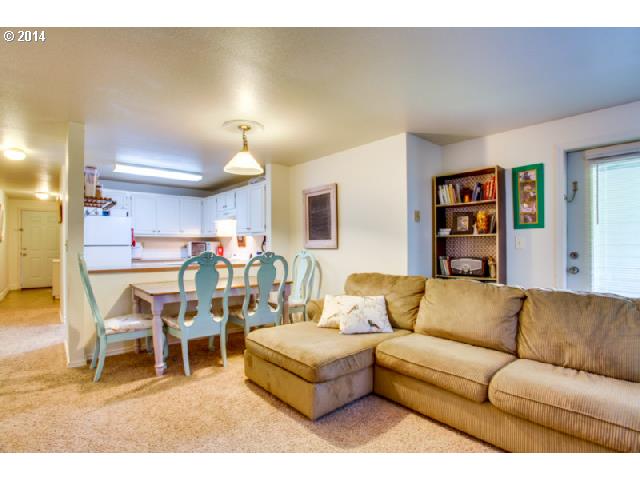 17532 Northwest Springville Road Portland, OR 97229 - Photo 5 of 16 Gallery Image 5