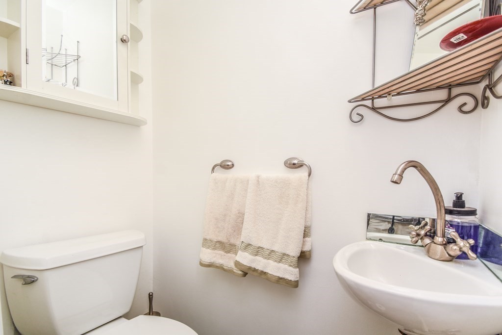 49 Beal Road Waltham, MA 02453 - Photo 28 of 39 Gallery Image 28