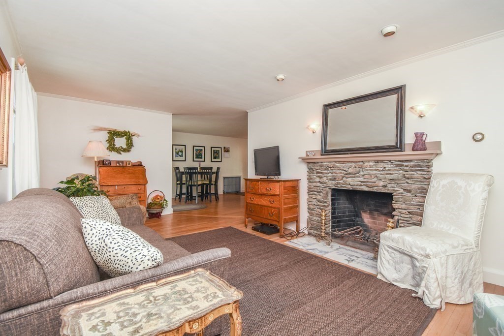 49 Beal Road Waltham, MA 02453 - Photo 8 of 39 Gallery Image 8