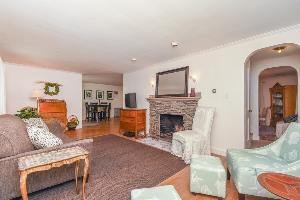 49 Beal Road Waltham, MA 02453 - Photo 9 of 39 Gallery Image 9