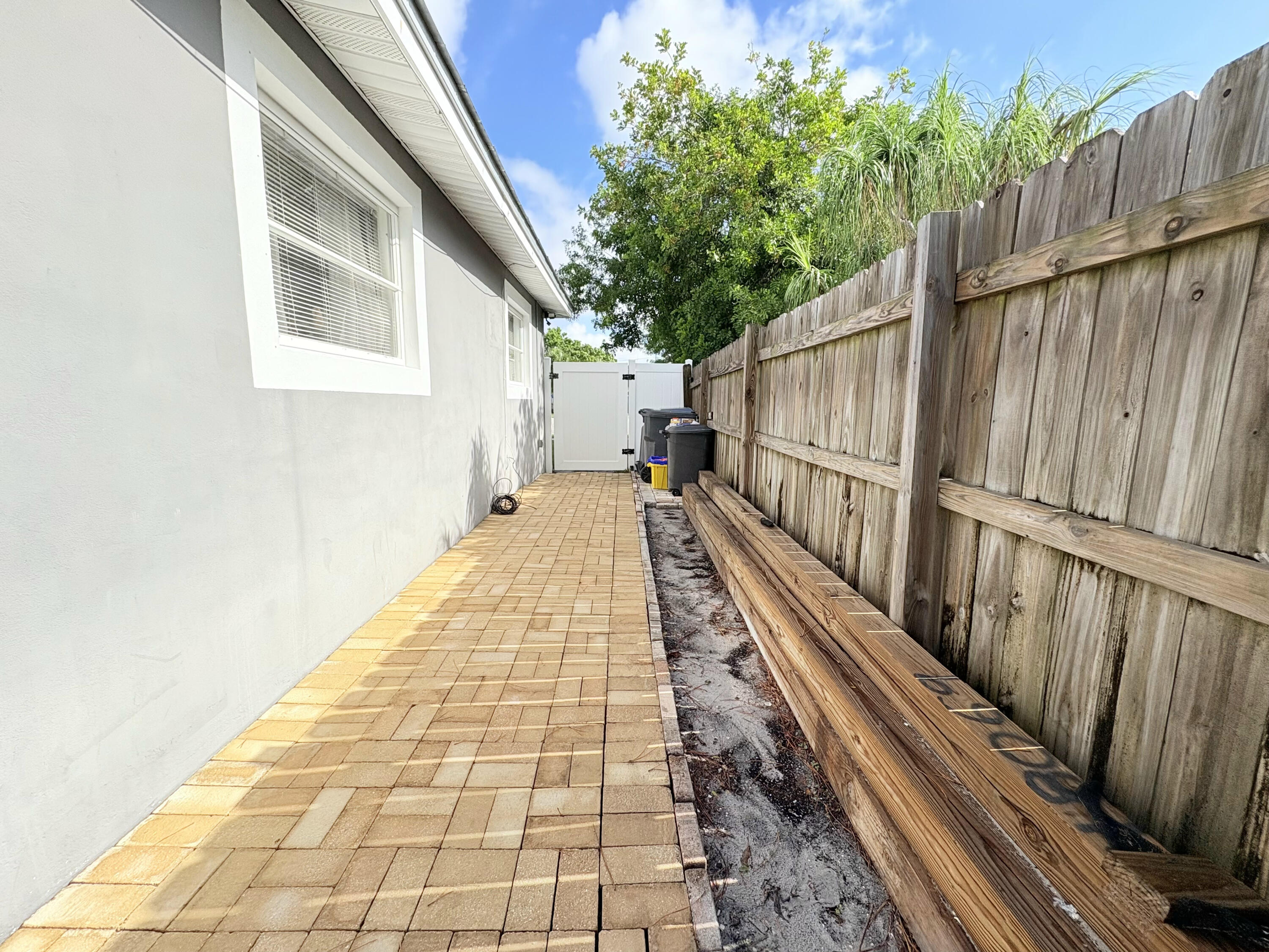 5910 Queen Anne Road West Palm Beach, FL 33415 - Photo 37 of 56 backyard6