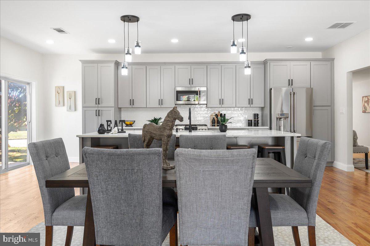 2011 Veale Road Wilmington, DE 19810 - Photo 15 of 43 A potential spot for dining adjacent to the kitche