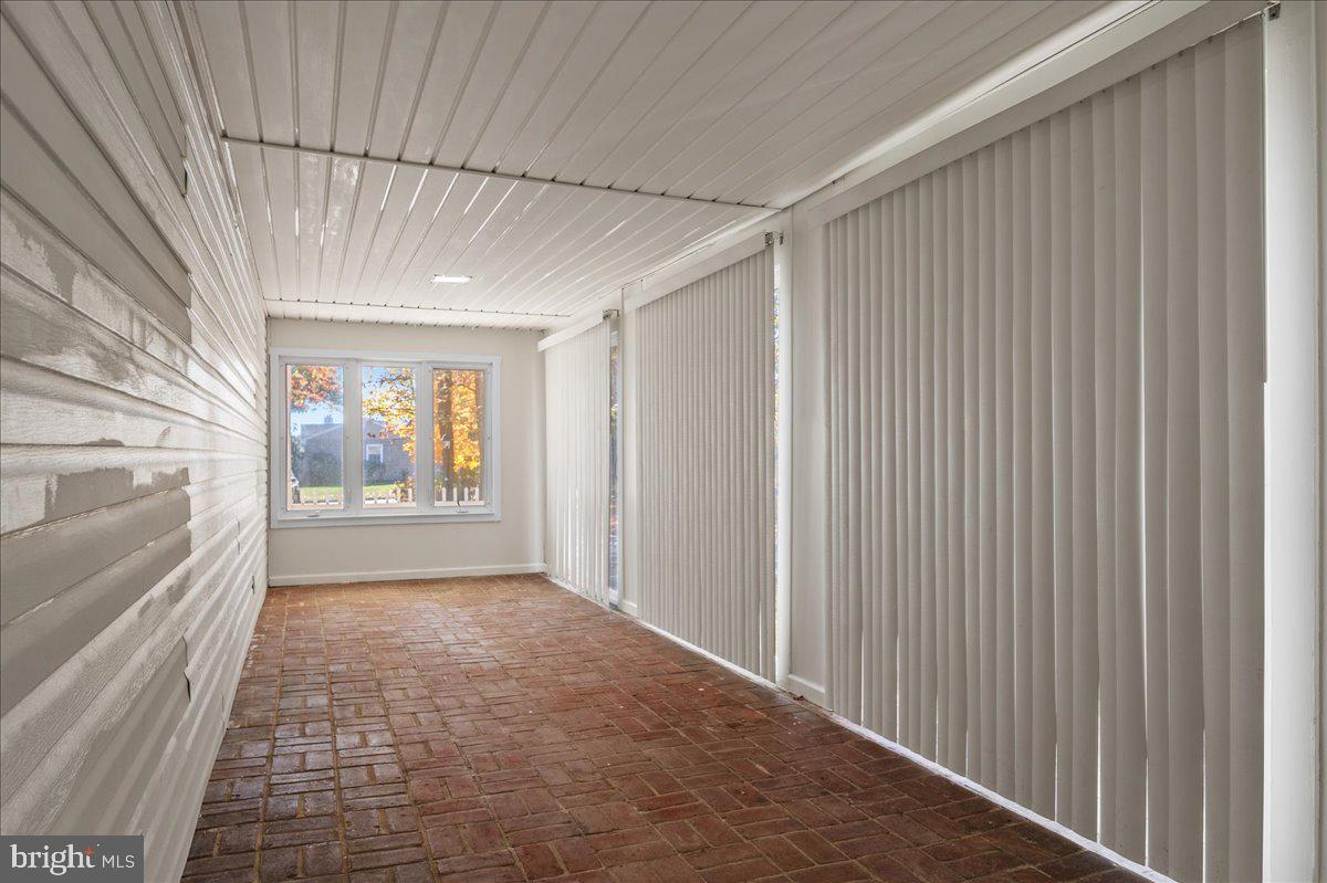 2011 Veale Road Wilmington, DE 19810 - Photo 18 of 43 The enclosed porch