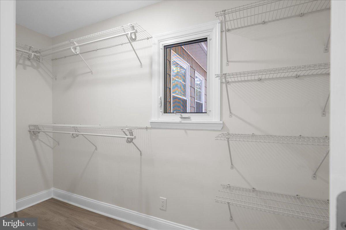 2011 Veale Road Wilmington, DE 19810 - Photo 23 of 43 The primary walk-in closet