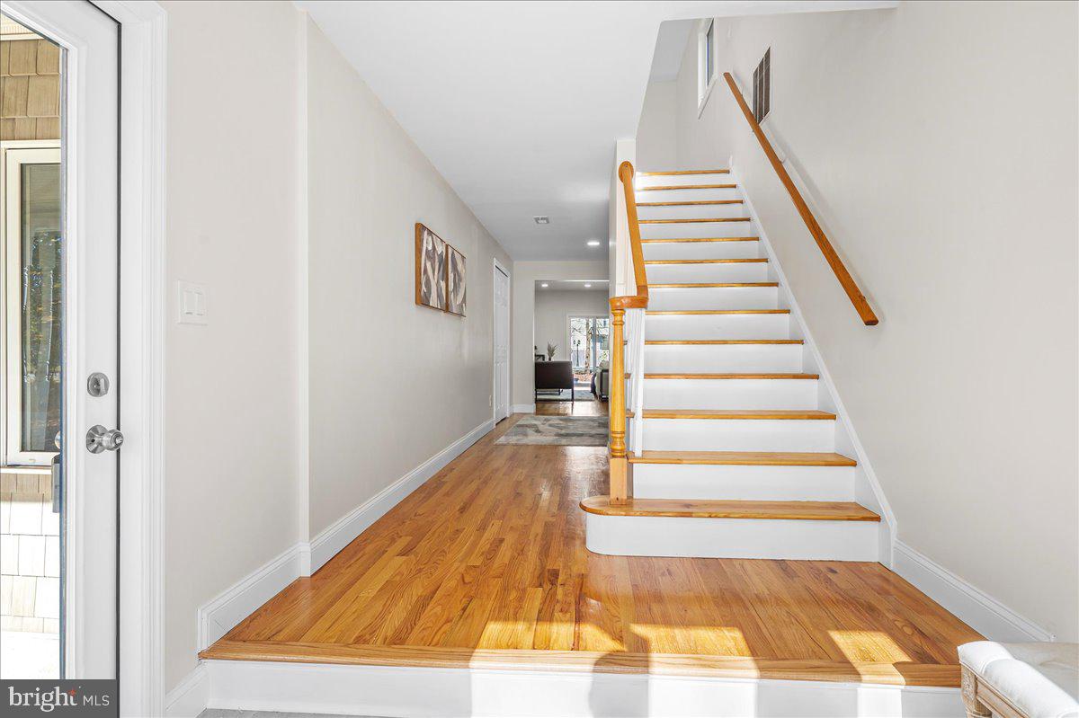 2011 Veale Road Wilmington, DE 19810 - Photo 5 of 43 A spacious entry hall (with stairs to the loft)