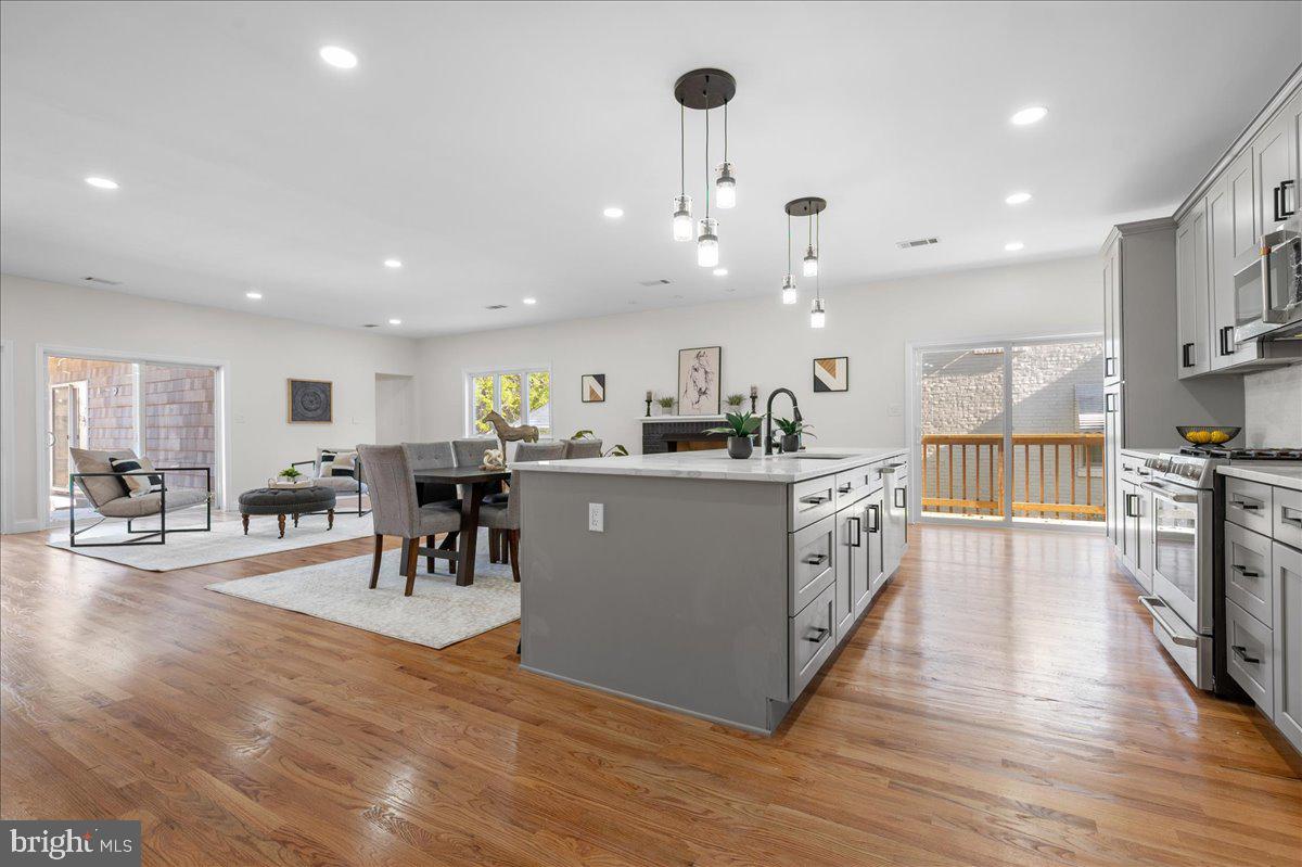 2011 Veale Road Wilmington, DE 19810 - Photo 7 of 43 The entry hall leads to the kitchen