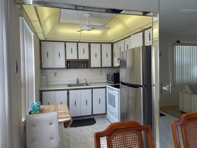 705 Normandy Lane, Unit 705 Delray Beach, FL 33484 - Photo 9 of 37 IMG_8053