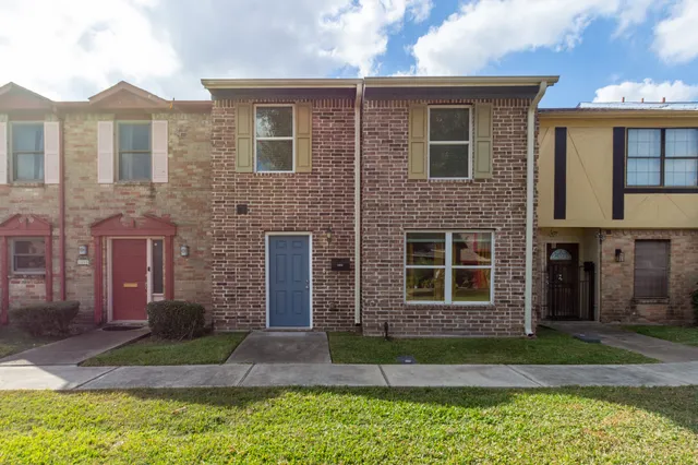 $1,695 | 1053 Willow Oaks Circle, Pasadena, TX 77506