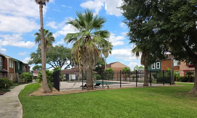 $1,695 | 1053 Willow Oaks Circle, Pasadena, TX 77506