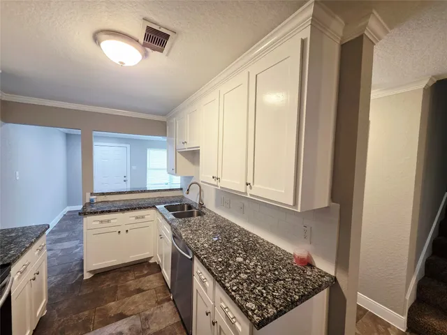 $1,695 | 1053 Willow Oaks Circle, Pasadena, TX 77506