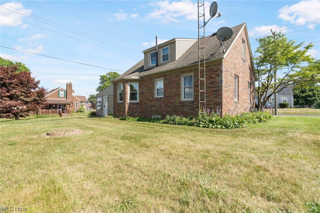 4505 Emma Place Northwest Canton, OH 44708 - Photo 5 of 22 Gallery Image 5