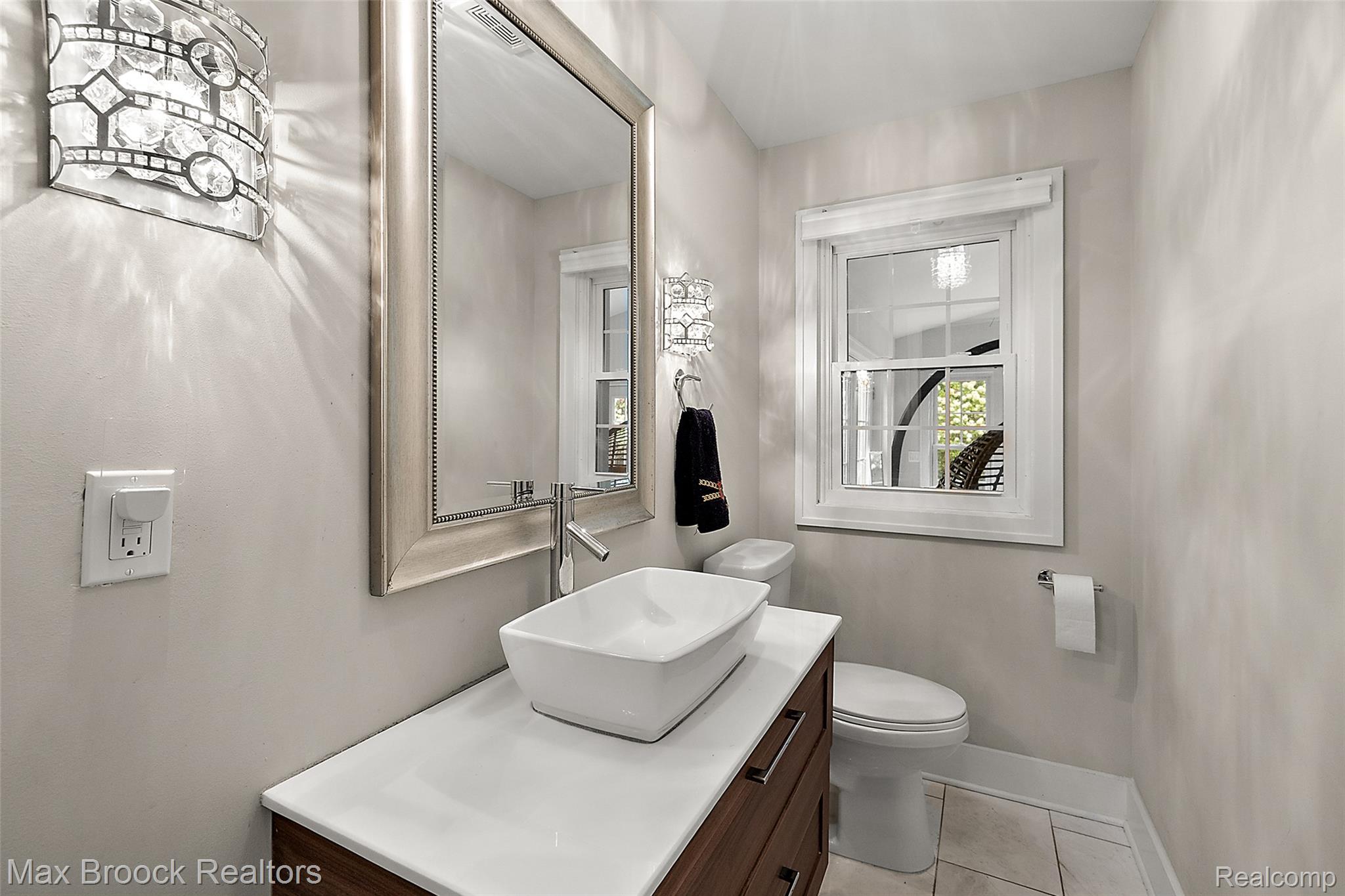 3774 Quarton Road Bloomfield Hills, MI 48302 - Photo 16 of 34 3774 Quarton Rd -57.jpg