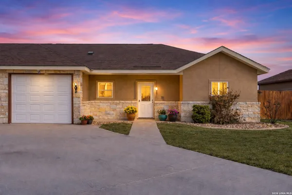 $218,000 | 118 Navarro Crossing, Unit 1B, Seguin, TX 78155