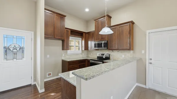 $218,000 | 118 Navarro Crossing, Unit 1B, Seguin, TX 78155