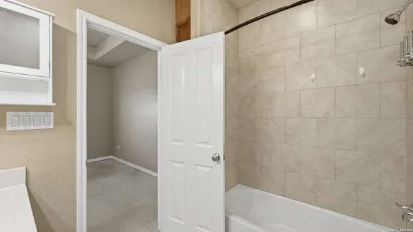 $218,000 | 118 Navarro Crossing, Unit 1B, Seguin, TX 78155