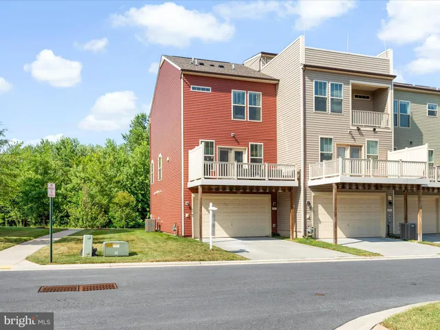 a house view with a outdoor space