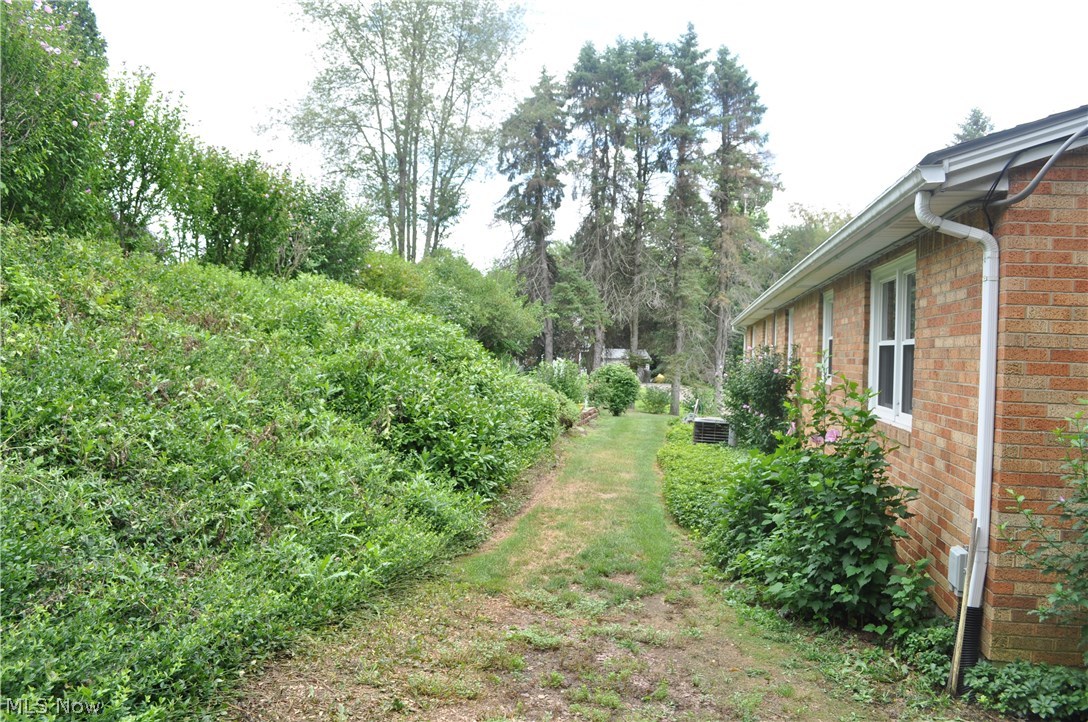 4307-4311 Lake Heights Road Northwest Canton, OH 44708 - Photo 2 of 21 Gallery Image 2