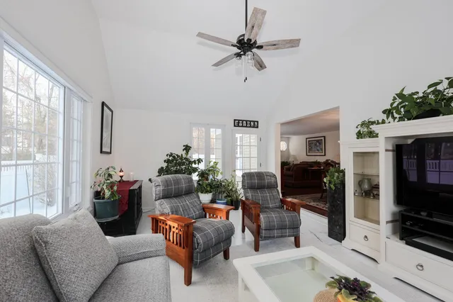 $600,000 | 152 Straw Hill Road, Manchester, NH 03104