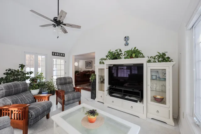 $600,000 | 152 Straw Hill Road, Manchester, NH 03104