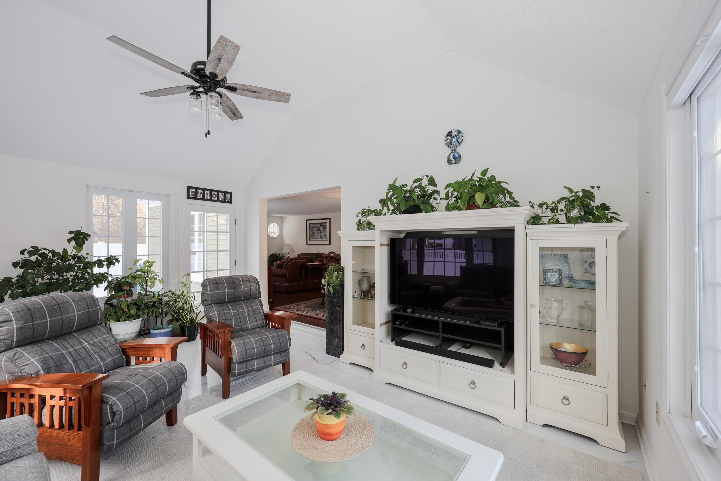 152 Straw Hill Road Manchester, NH 03104 - Photo 22 of 45