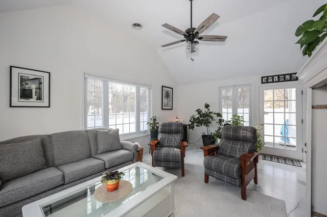 $600,000 | 152 Straw Hill Road, Manchester, NH 03104